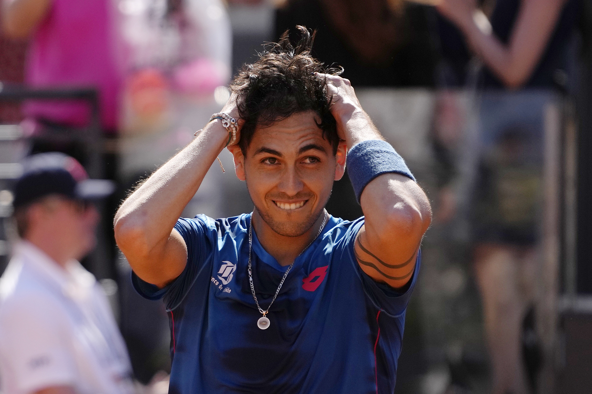 Alejandro Tabilo celebrates after beating Novak Djokovic at the Italian Open tennis tournament in Rome, May 12, 2024. /CFP
