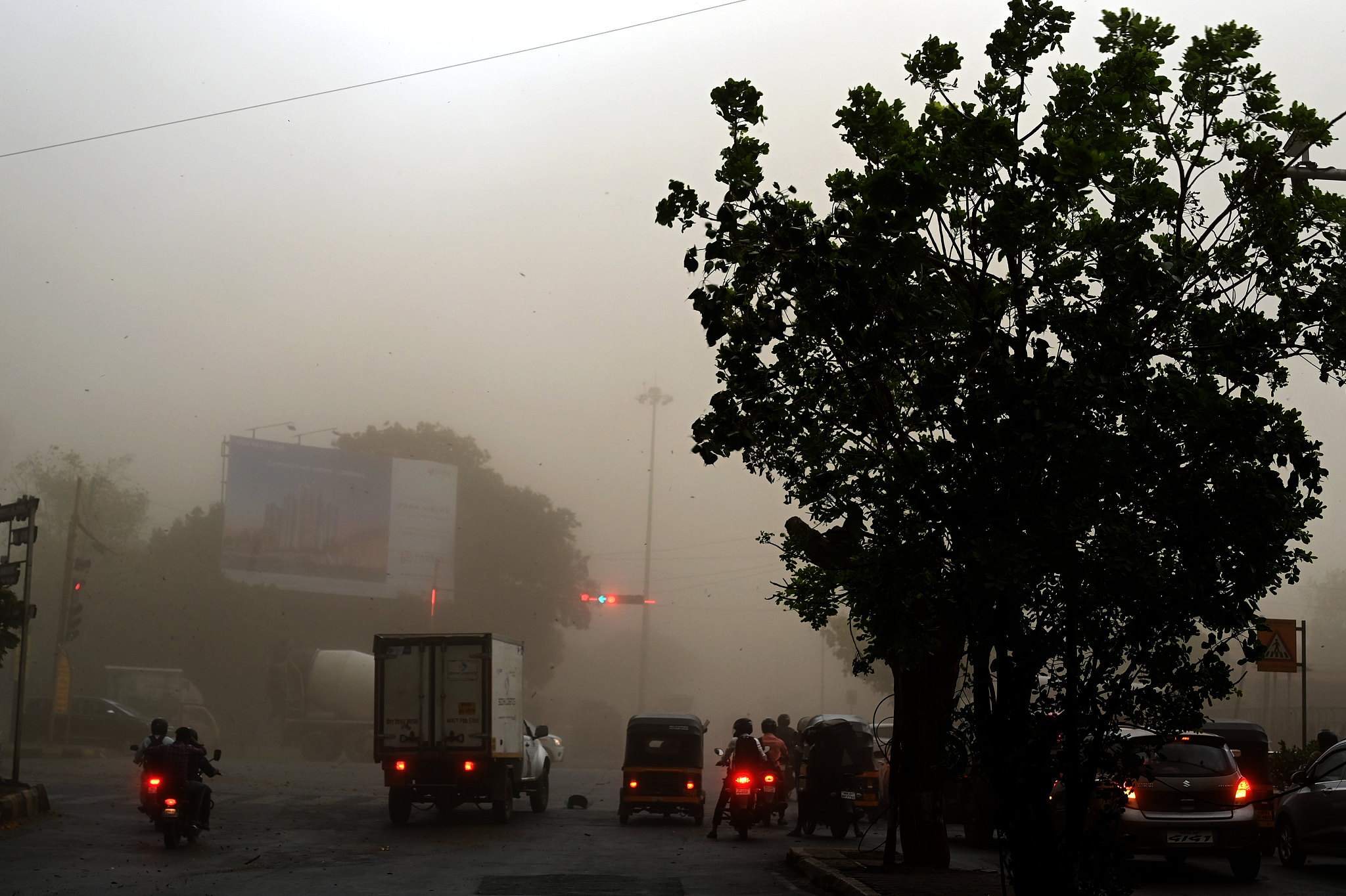 Dust storm in Navi Mumbai, India, May 13, 2024. /CFP