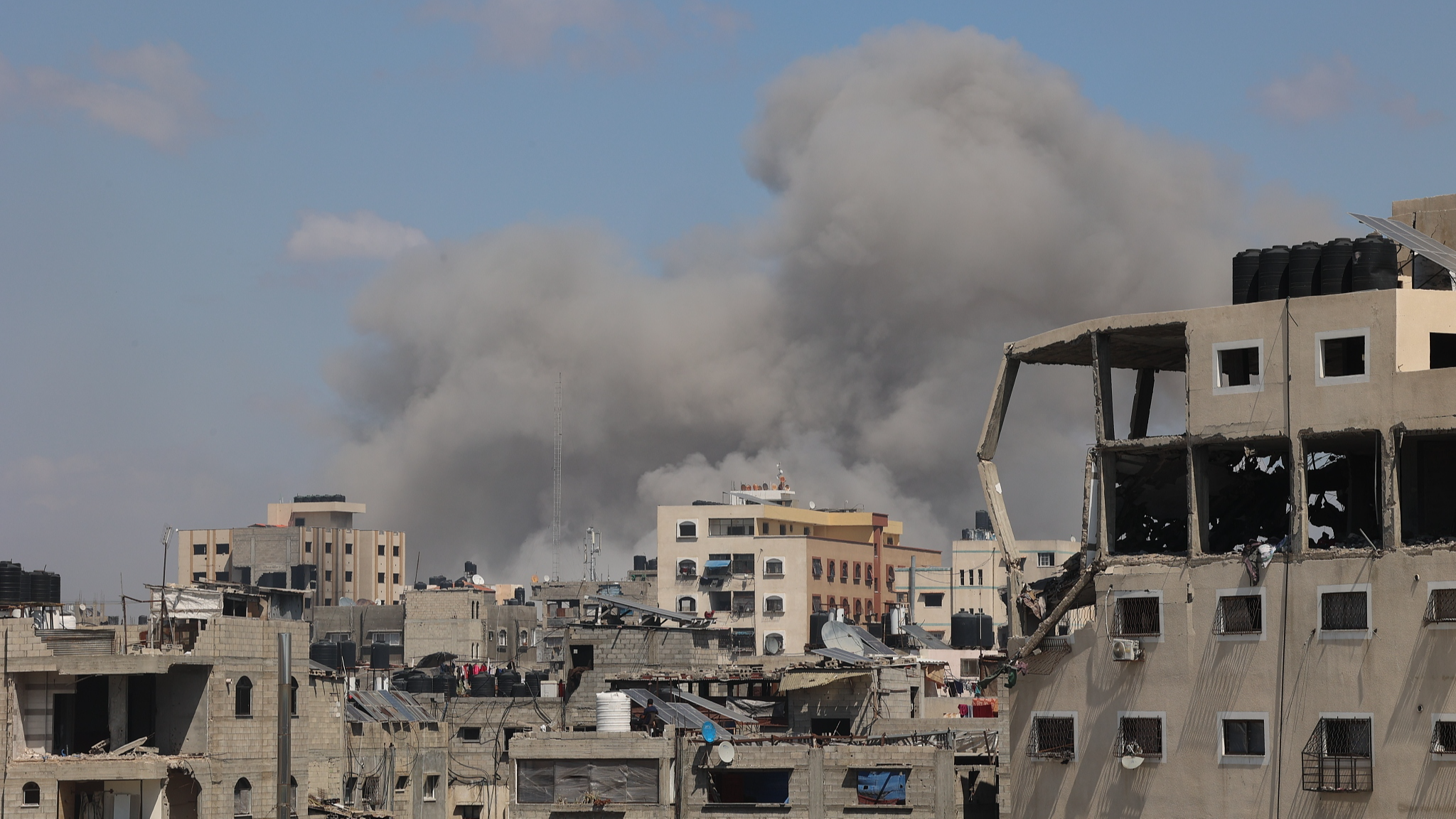 Smoke rises after airstrike by Israeli warplanes on the Jabalia camp in Gaza, May 13, 2024. /CFP