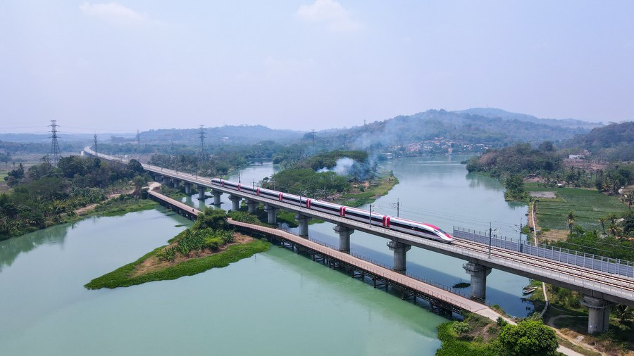 A high-speed electrical multiple unit (EMU) train of the Jakarta-Bandung High-Speed Railway running in Purwakarta, Indonesia, September 30, 2023. /Xinhua