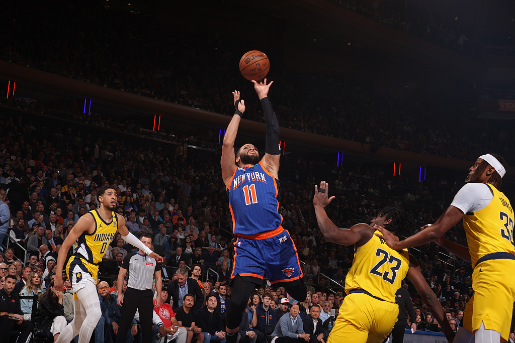 Jalen Brunson (#11) of the New York Knicks shoots in Game 5 of the NBA Eastern Conference semifinals against the Indiana Pacers at Madison Square Garden in New York City, May 14, 2024. /CFP