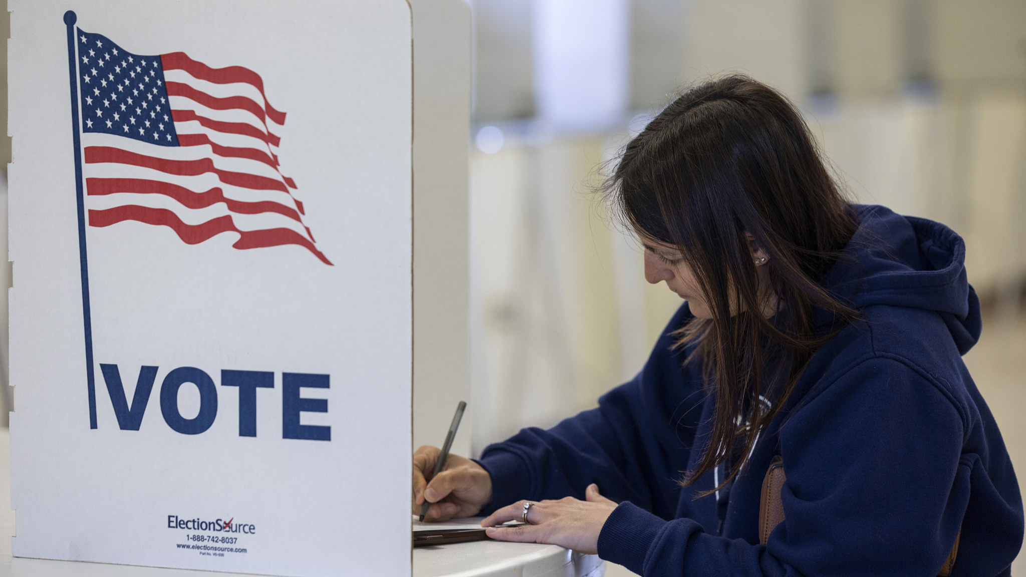A woman casts a ballot in Nebraska, U.S., May 14, 2024. /CFP