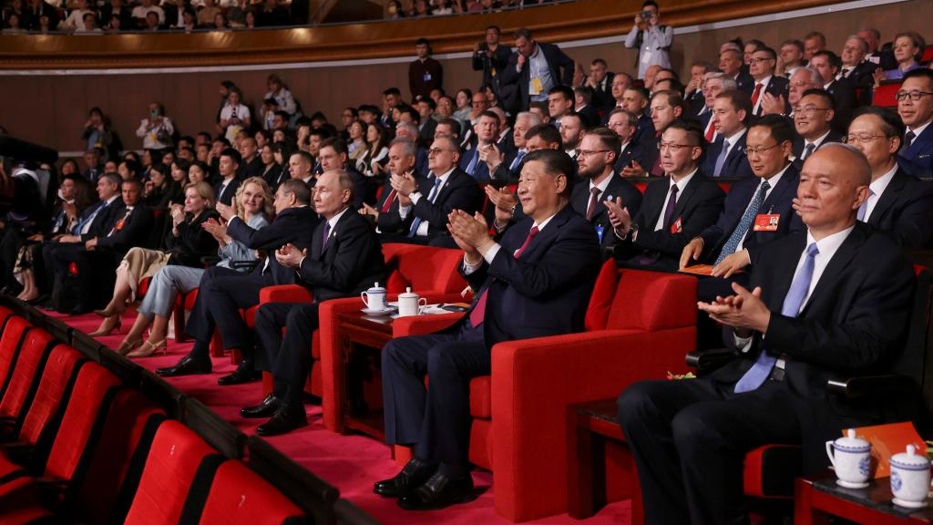 Chinese President Xi Jinping and Russian President Vladimir Putin watch performances during a special concert celebrating the 75th anniversary of China-Russia diplomatic ties in Beijing, capital of China, May 16, 2024. /Xinhua