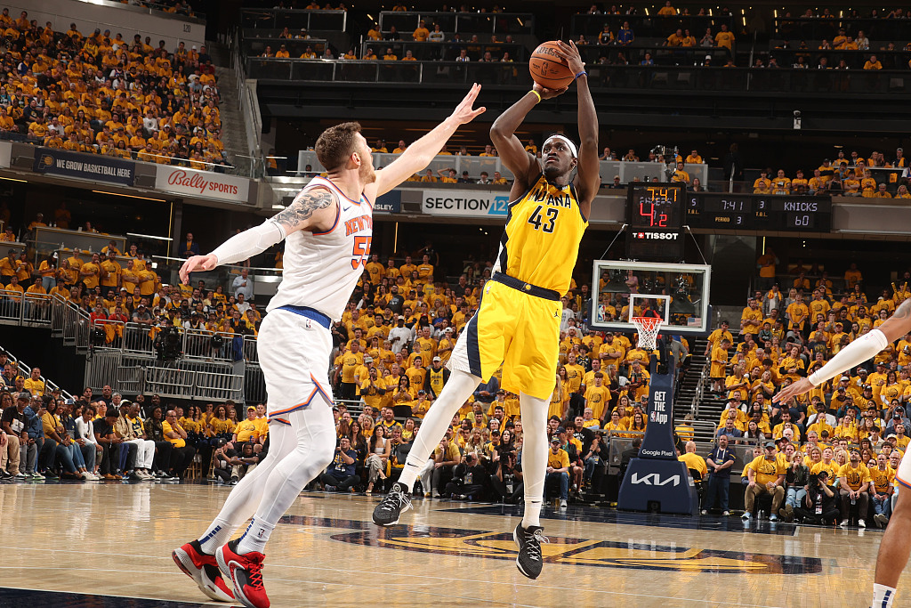 Pascal Siakam (#43) of the Indiana Pacers shoots in Game 6 of the NBA Eastern Conference semifinals against the New York Knicks at Gainbridge Fieldhouse in Indianapolis, Indiana, May 17, 2024. /CFP