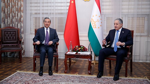 Chinese Foreign Minister Wang Yi (L) meets with Tajik Foreign Minister Sirojiddin Muhriddin in Dushanbe, capital of Tajikistan, May 19, 2024. /Chinese Foreign Ministry