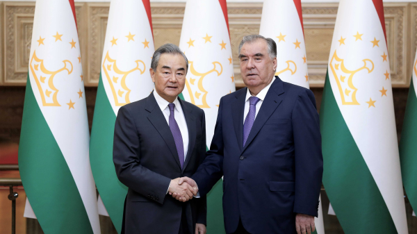 Wang Yi visits Tajikistan, pledges to support Tajik economy