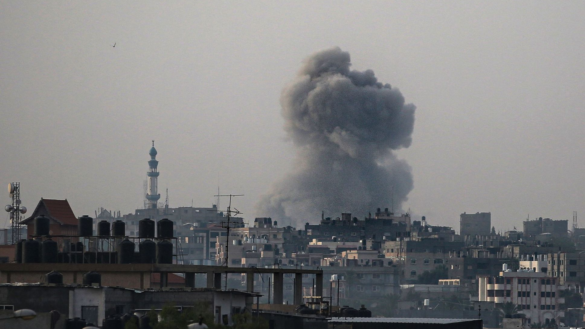 Smoke billows during Israeli bombardment in eastern Rafah in southern Gaza, May 19, 2024. /CFP
