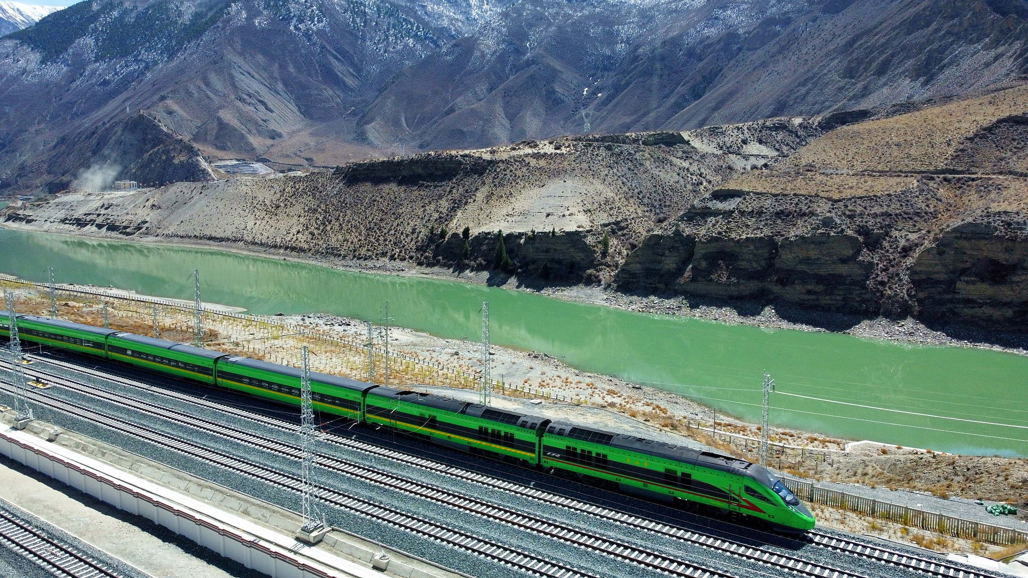 The Fuxing high-speed train is seen in Shannan City, southwest China's Xizang Autonomous Region, March 13, 2023. /CFP