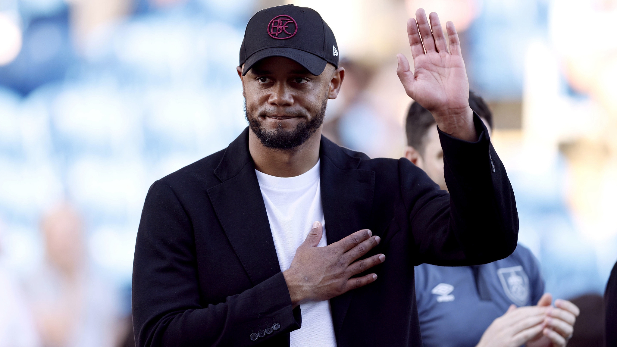Burnley manager Vincent Kompany gestures during their Premier League clash with Nottingham Forest at Turf Moor in Burnley, England, May 19, 2024. /CFP