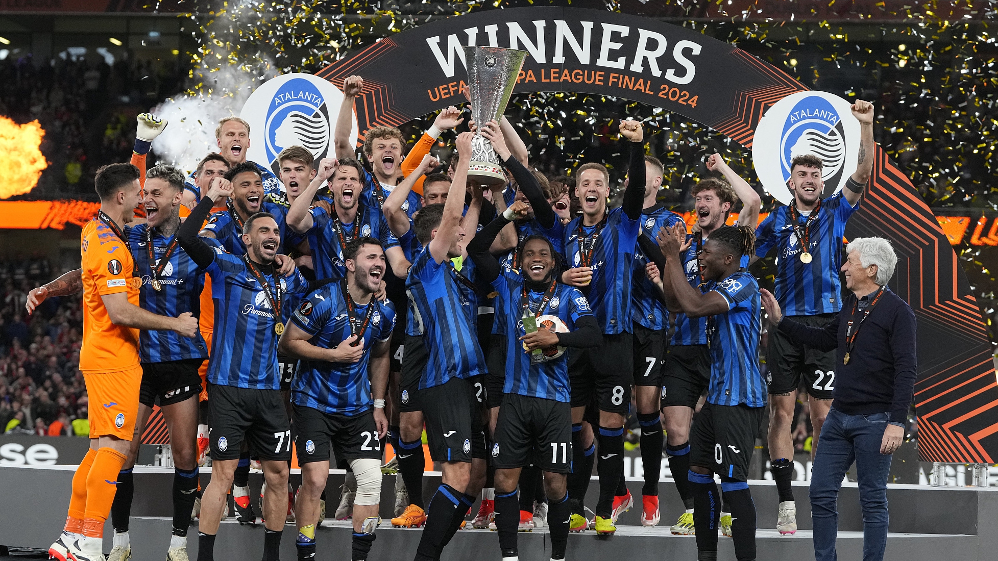 Atalanta's players celebrate with the trophy after winning the Europa League final at the Aviva Stadium in Dublin, Ireland, May 22, 2024. /CFP