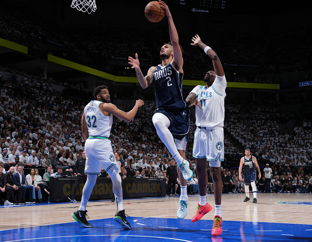 Dereck Lively II (#2) of the Dallas Mavericks drives toward the rim in Game 1 of the NBA Western Conference Finals against the Minnesota Timberwolves at the Target Center in Minneapolis, Minnesota, May 22, 2024. /CFP