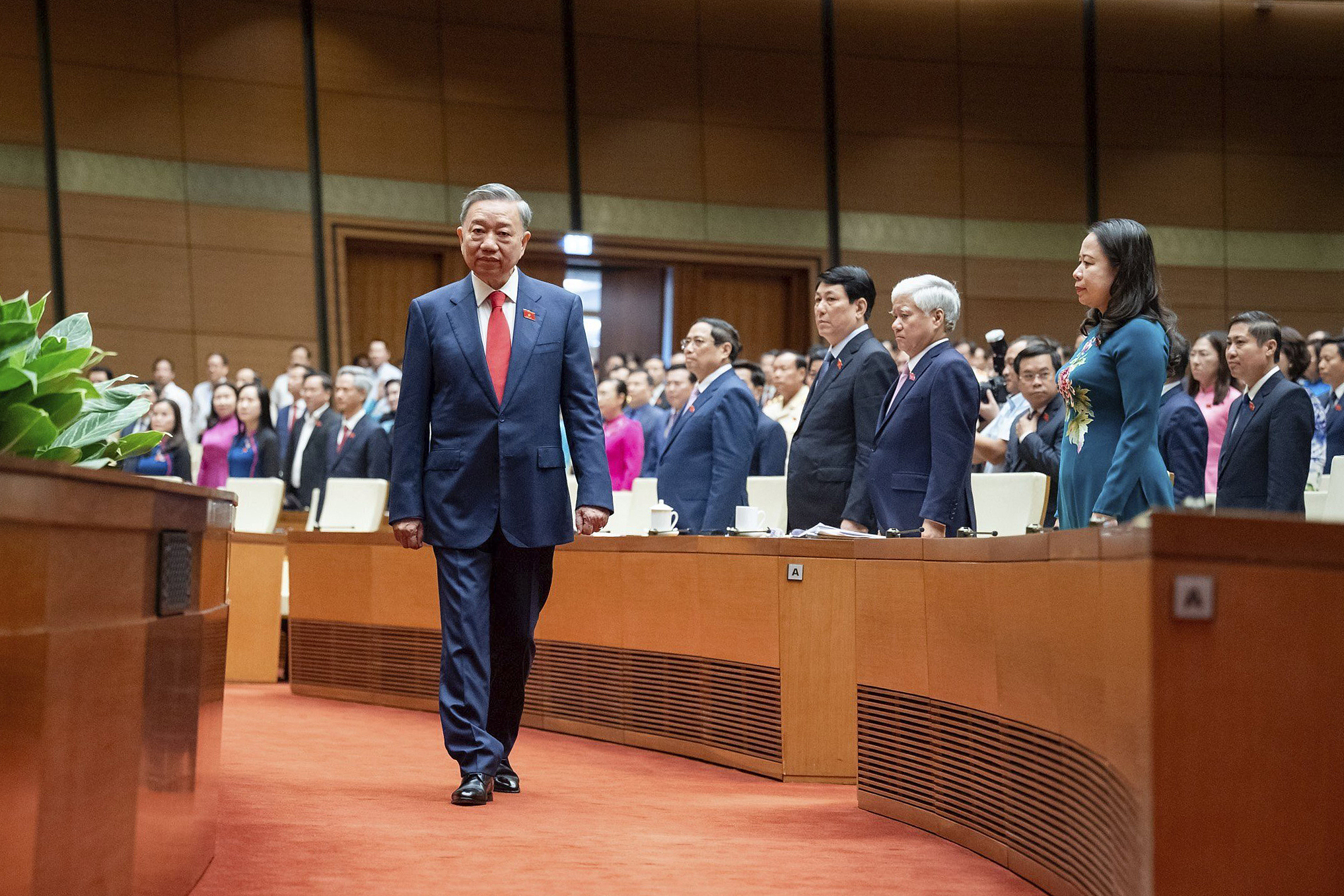 To Lam walks to the podium to be sworn in as the Vietnamese president at the National Assembly in Hanoi, Vietnam, May 22, 2024. /CFP