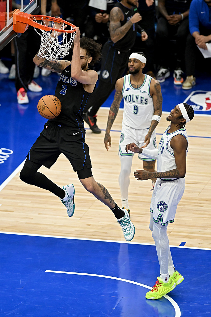 Dereck Lively II (#2) of the Dallas Mavericks dunks in Game 2 of the NBA Western Conference Finals against the Minnesota Timberwolves at the Target Center in Minneapolis, Minnesota, May 24, 2024. /CFP