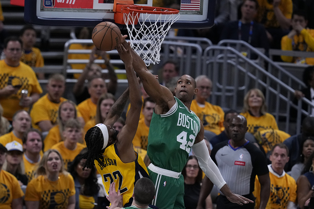 Al Horford (#42) of the Boston Celtics blocks a shot by Isaiah Jackson of the Indiana Pacers in Game 3 of the NBA Eastern Conference Finals at Gainbridge Fieldhouse in Indianapolis, Indiana, May 25, 2024. /CFP
