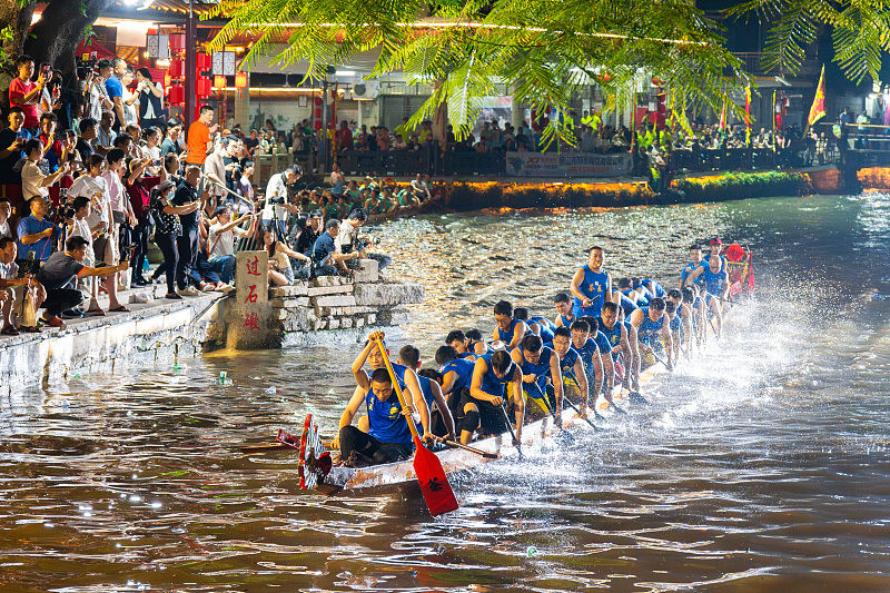Dragon boat teams participate in training sessions for the upcoming Dragon Boat Festival in Foshan City, Guangdong Province, May 25, 2024. /CFP