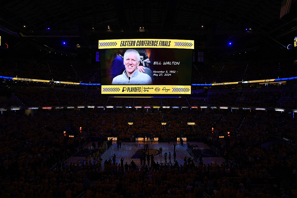 Indiana Pacers pay tribute with a moment of silence to Bill Walton before the game against the Boston Celtics during Game 4 of the NBA Playoffs Eastern Conference Finals at Gainbridge Fieldhouse in Indianapolis, U.S., May 27, 2024. /CFP