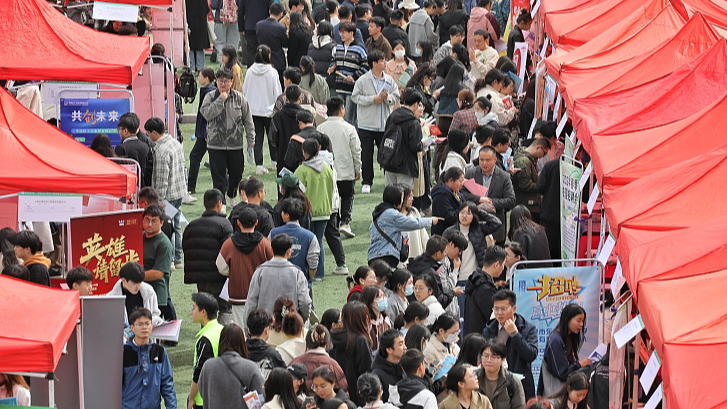 College graduates attend a recruitment event in Shandong Province, China, March 22, 2024. /CFP