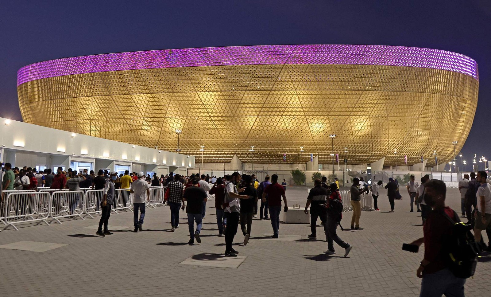 Soccer fans are seen in front of the Lusail Stadium in Lusail, Qatar on September 9, 2022./CFP