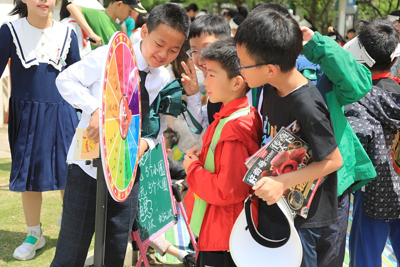 Students participate in activitives held ahead of International Children's Day at a primary school in Zhoushan City, east China's Zhejiang Province, May 30, 2024. /CFP