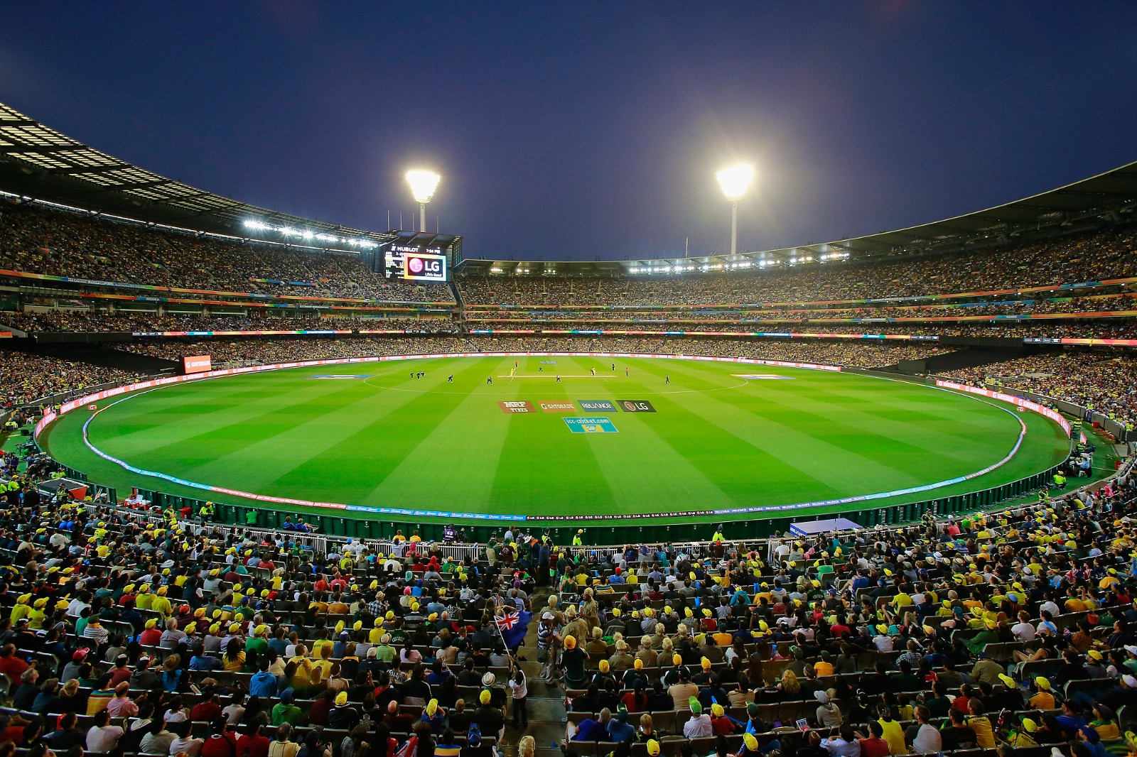A general view of the crowd during the 2015 ICC Cricket World Cup final between Australia and New Zealand at the Melbourne Cricket Ground on March 29, 2015, in Melbourne, Australia. /CFP