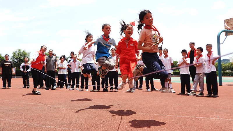 President Xi emphasizes all-round development of children