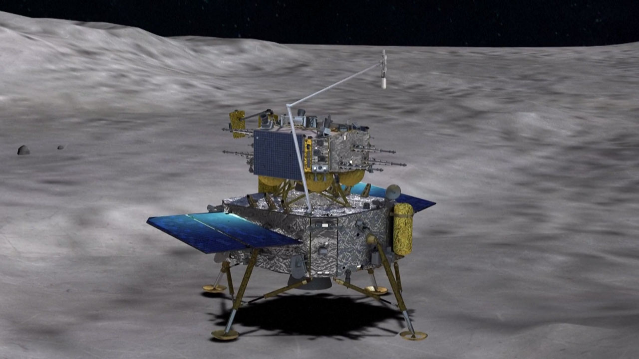 A 3D simulation displays China's Chang'e-6 probe landing on the far side of the moon, June 2, 2024. /CFP