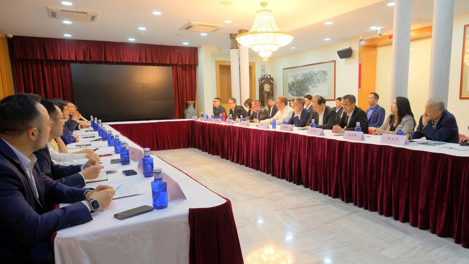 Chinese Commerce Minister Wang Wentao chairs a meeting with Chinese-funded enterprises in Barcelona, Spain, June 1, 2024. /Chinese Commerce Ministry