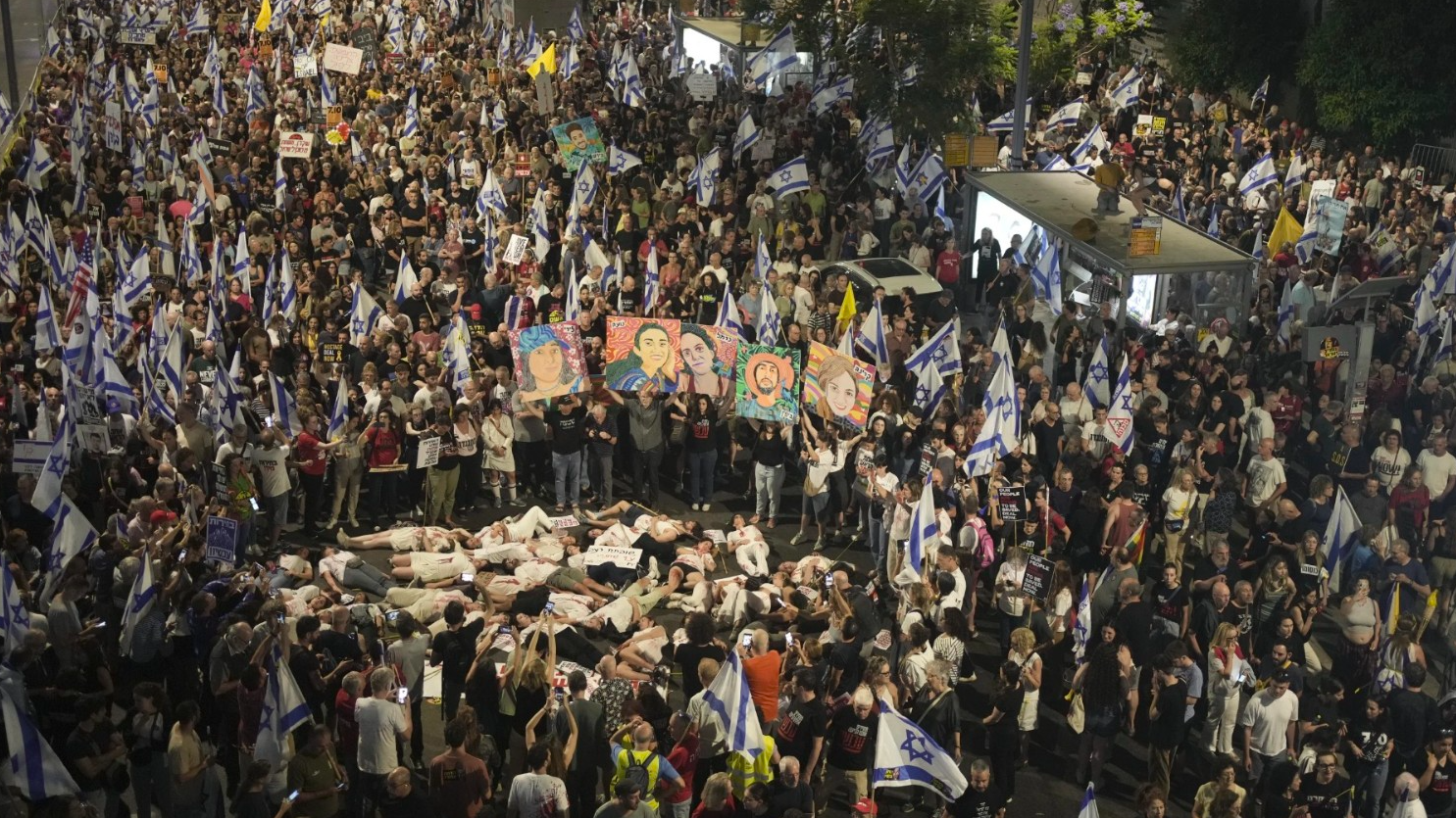 People protest against Israeli Prime Minister Benjamin Netanyahu's government and call for the release of hostages held in Gaza by the Hamas militant group, Tel Aviv, Israel, June 1, 2024. /CFP