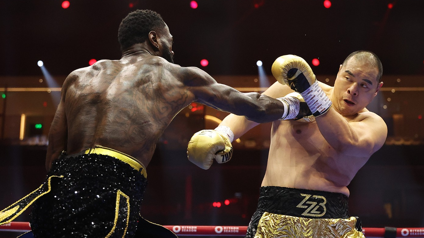 Zhang Zhilei (R) knocked out Deontay Wilder in a 5 vs. 5 event between Matchroom and Queensbury in Riyadh, Saudi Arabia, June 1, 2024. /CFP