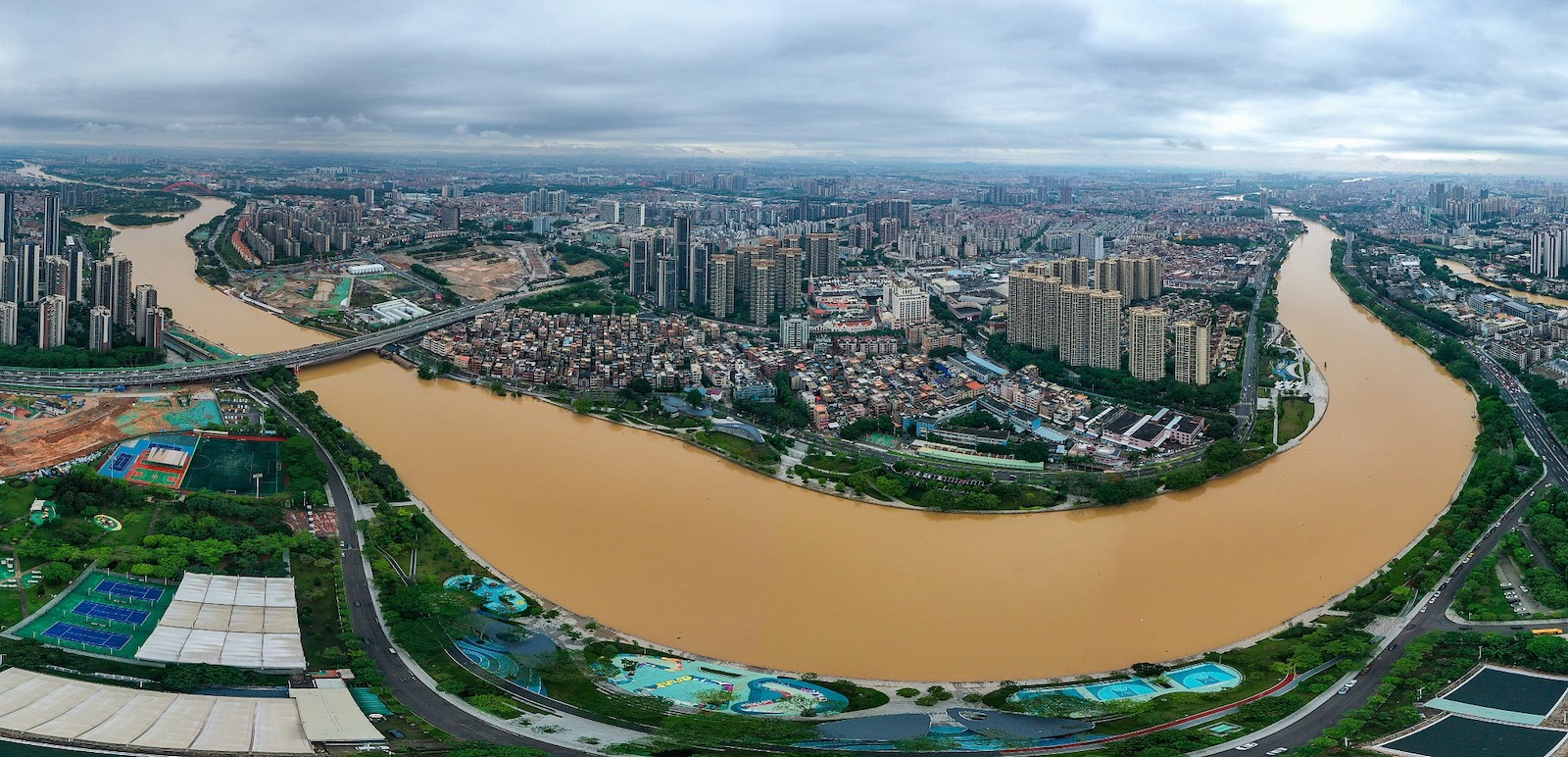 Flood in the Dongjiang River in Dongguan City, Guangdong Province, south China, April 30, 2024. /CFP