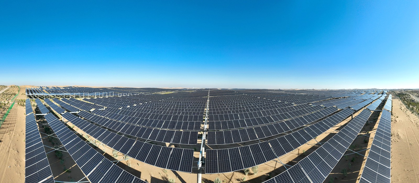Photovoltaic power facilities in Wuwei City, Gansu Province, northwest China, October 21, 2023. /CFP