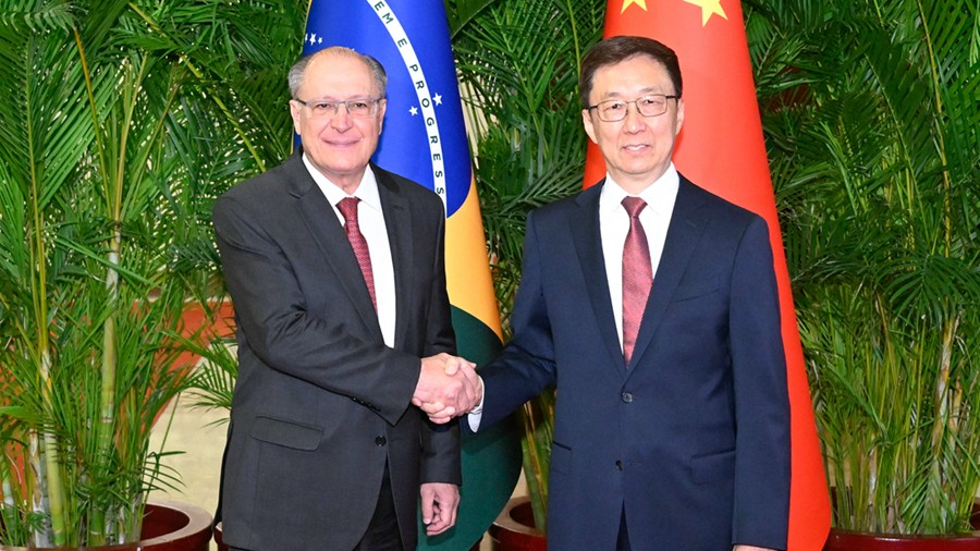 Chinese Vice President Han Zheng (R) greets Brazilian Vice President Geraldo Alckmin in Beijing, China, June 6, 2024. /Xinhua