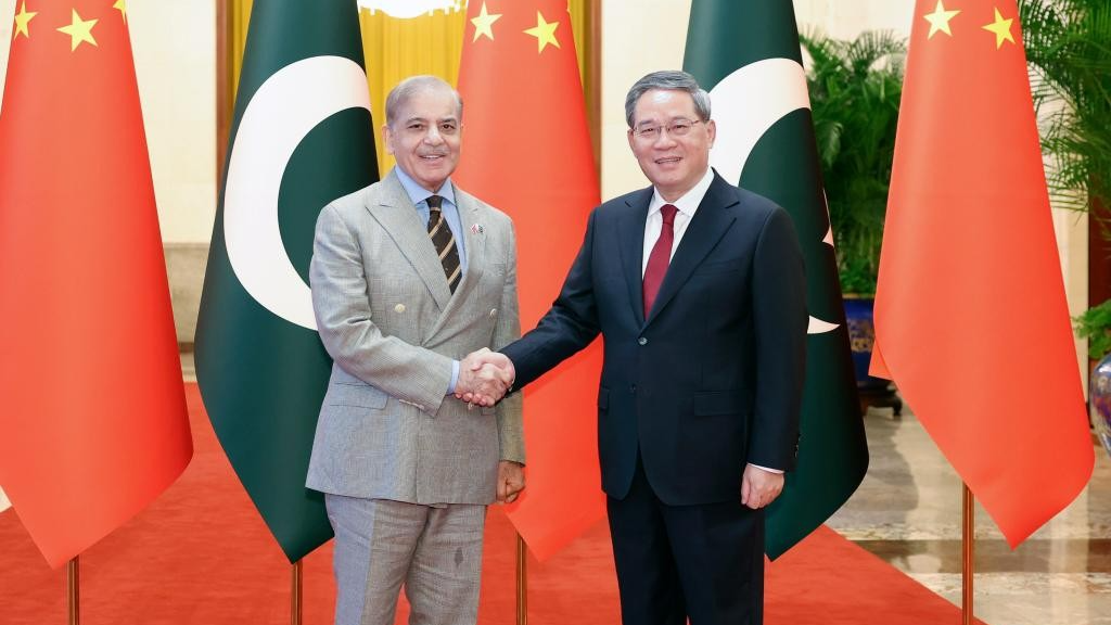 Chinese Premier Li Qiang holds talks with Pakistani Prime Minister Shehbaz Sharif, who is on an official visit to China, at the Great Hall of the People in Beijing, capital of China, June 7, 2024. /Xinhua
