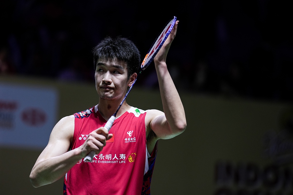 Li Shifeng of China celebrates the victory in the quarter-final match against Leong Jun Hao of Malaysia during day four of the Indonesia Open in Jakarta, Indonesia, June 7, 2024. / CFP 