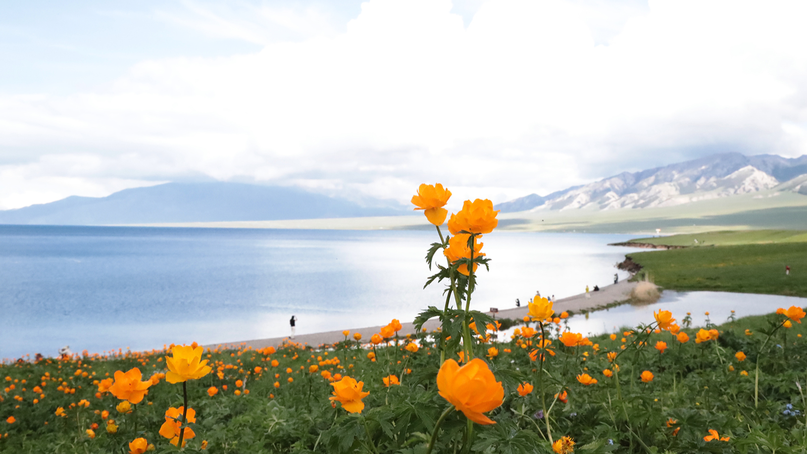 Stunning scenery of Sayram Lake in Xinjiang