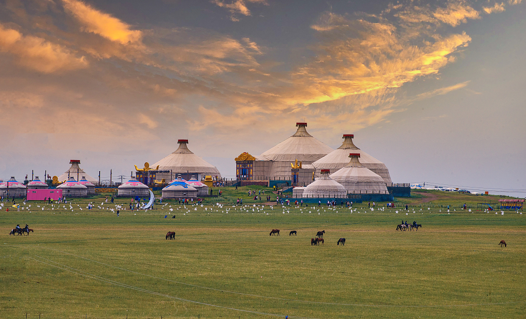 An undated photo shows a view of yurts on the Hulun Buir Grassland in north China’s Inner Mongolia Autonomous Region. /CFP