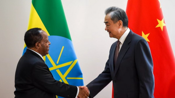 Chinese Foreign Minister Wang Yi (R) shakes hands with Ethiopian Foreign Minister Taye Atske Selassie in Nizhny Novgorod, Russia, June 10, 2024. /Chinese Foreign Ministry