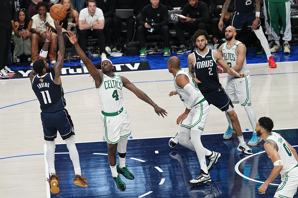 Kyrie Irving (#11) of the Dallas Mavericks shoots in Game 3 of the NBA Finals against the Boston Celtics at the American Airlines Center in Dallas, Texas, June 12, 2024. /CFP