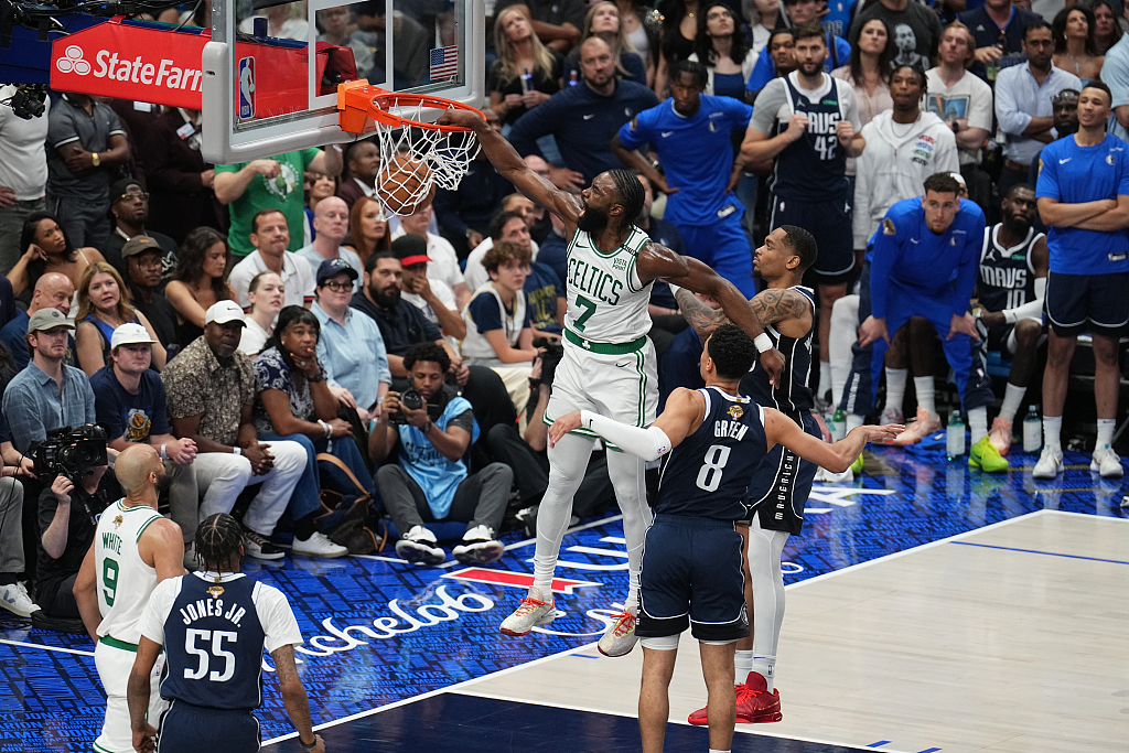 Jaylen Brown (#7) of the Boston Celtics dunks in Game 3 of the NBA Finals against the Dallas Mavericks at the American Airlines Center in Dallas, Texas, June 12, 2024. /CFP