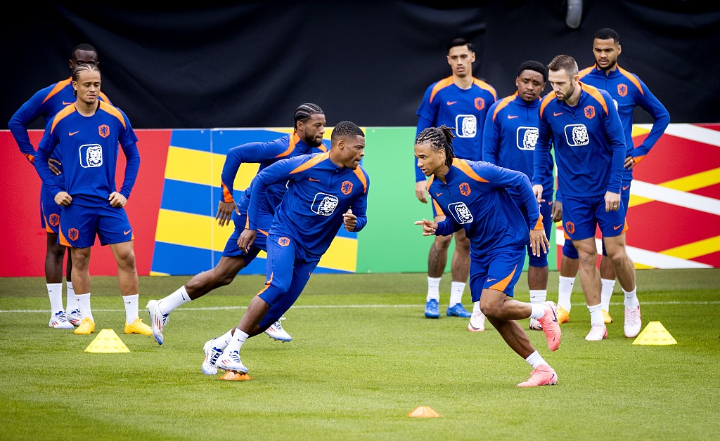 Players of the Netherlands train in Wolfsburg, Germany, June 13, 2024. /CFP