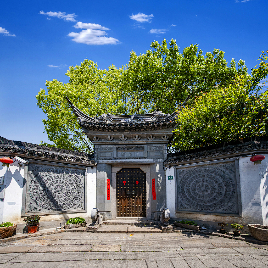 The water town architecture is seen in Fengjing Ancient Town in Shanghai's suburbs. /CFP