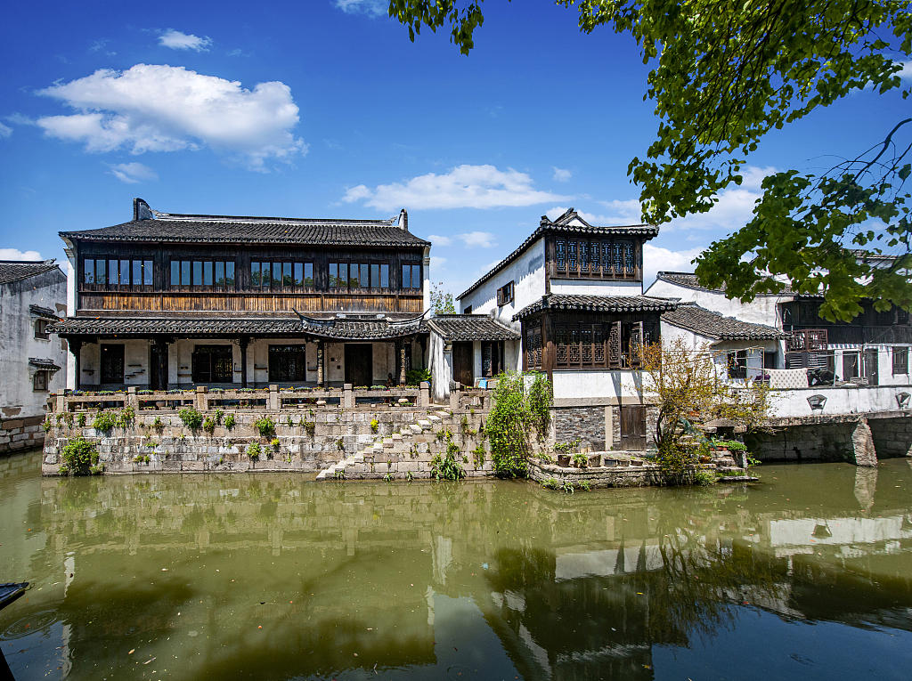 The water town buildings are seen in Fengjing Ancient Town in Shanghai's suburbs. /CFP