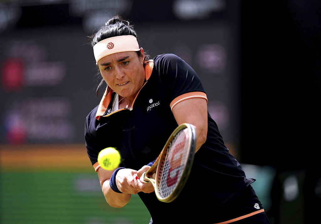 Ons Jabeur of Tunisia competes in the Rothesay Open women's singles match against Karolina Pliskova of the Czech Republic in Nottingham, Britain, June 15, 2025. /CFP