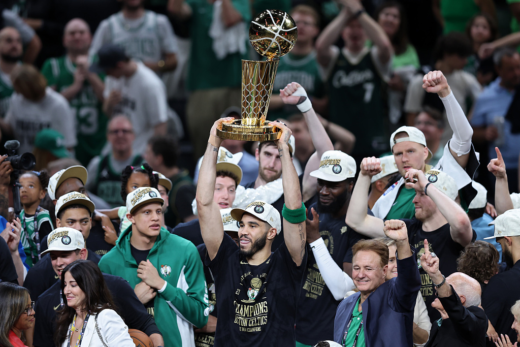 Jayson Tatum (C) of the Boston Celtics wins the NBA championship at TD Garden in Boston, Massachusetts, June 17, 2024. /CFP