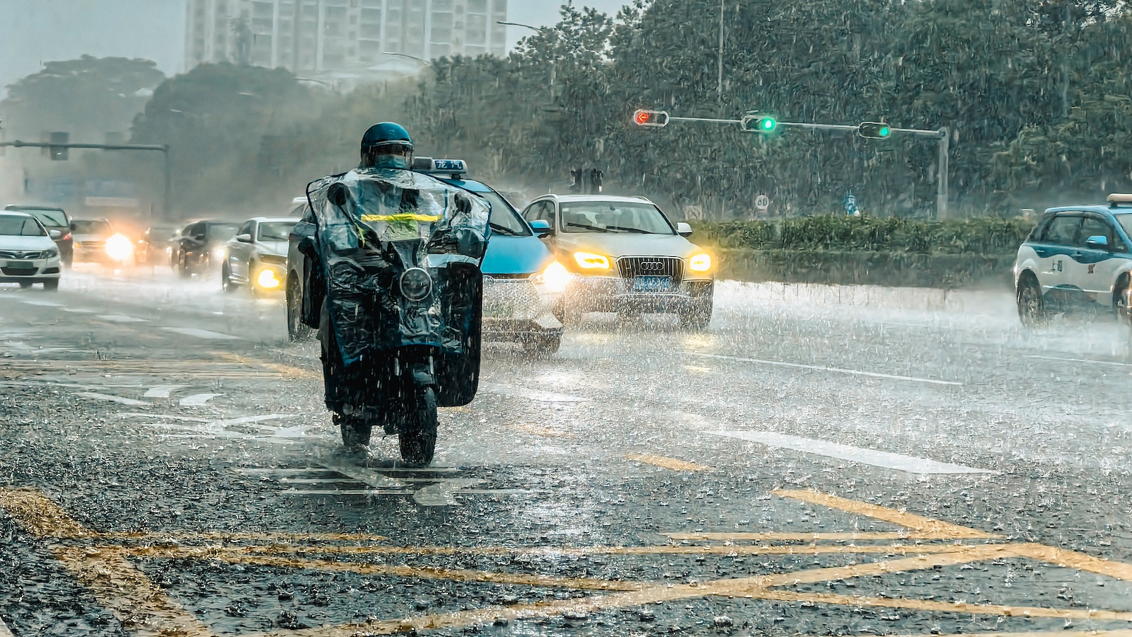 Torrential rain hit Shenzhen City, Guangdong Province, south China on the morning of June 14, 2024. /CFP