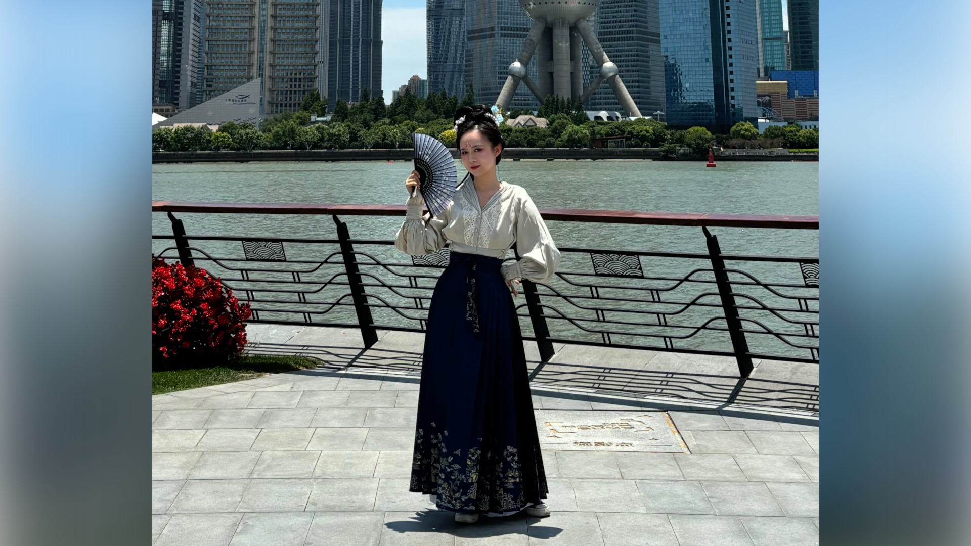 Watch: Shanghai-based lecturer's amazing classical Chinese dance