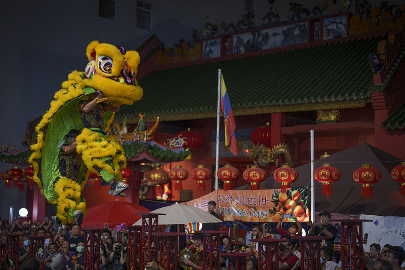 A lion dance performance is held at Chinese New Year celebrations in Kuala Lumpur, Malaysia, February 4, 2024. /CFP