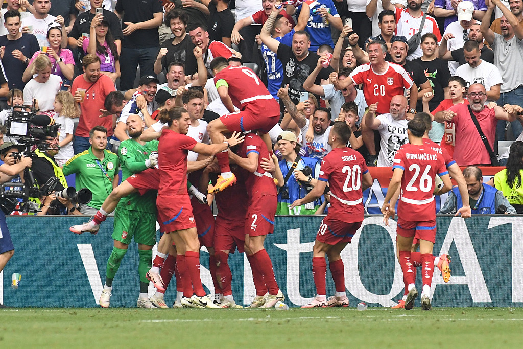 Players of Serbia celebrate after tying the score 1-1 in the UEFA European Championship group game against Slovenia in Munich, Germany, June 20, 2024. /CFP