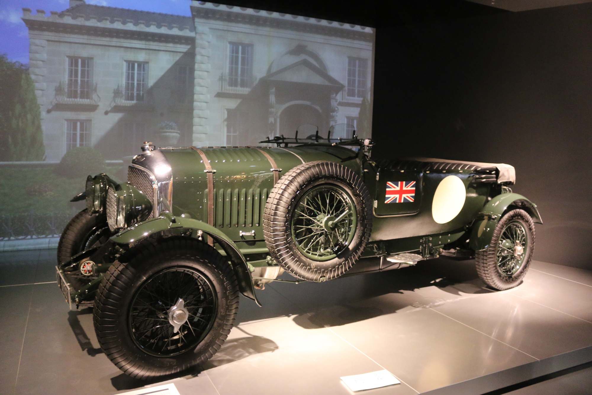 A 1928 Bentley 4½ Litre is displayed at the Shanghai Auto Museum. /CGTN