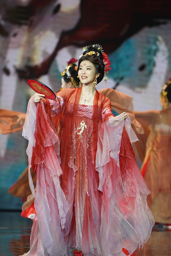 Yueju Opera staged at China Movie Channel Media Awards - CGTN